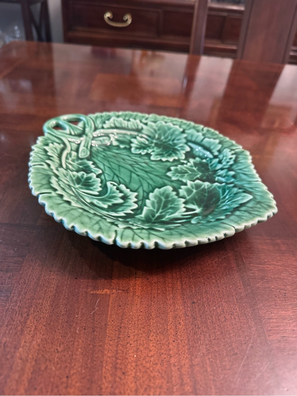 Majolica 9.5" Green Leaf Serving Dish Two's Company Pottery